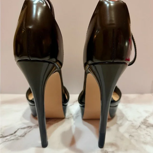Shoe Dazzle Black Patent Heels with Stiletto - Picture 4 of 6